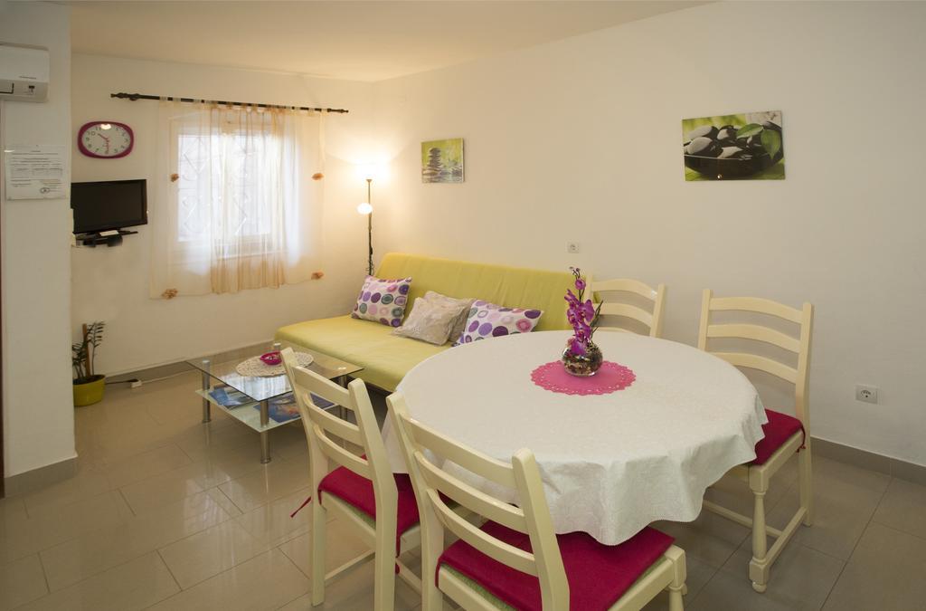 Apartment Pera Split Exterior photo